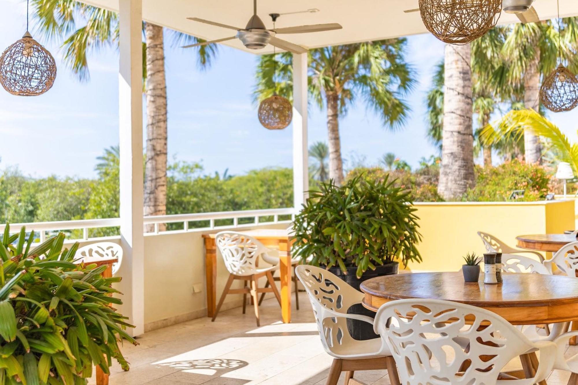 Bayside Boutique Hotel - Blue Bay Golf & Beach Resort Dorp Dorp Sint Michiel Екстериор снимка